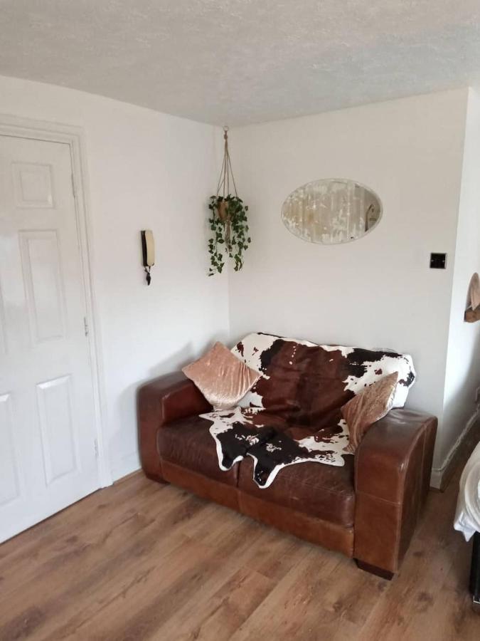 Havisham Studio Flat Rochester Me1 1Xz Strood Exterior photo